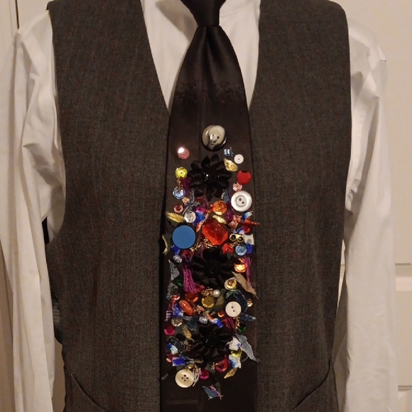 One-Of-a-Kind Statement TIE - Picture 3 of 6